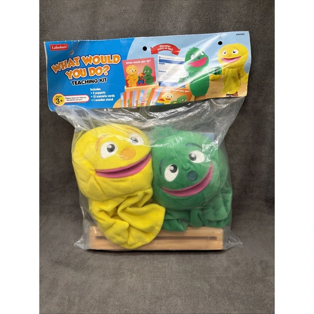 Lakeshore What Would You Do? Teaching Kit HH345 Zippy & Moe Puppets